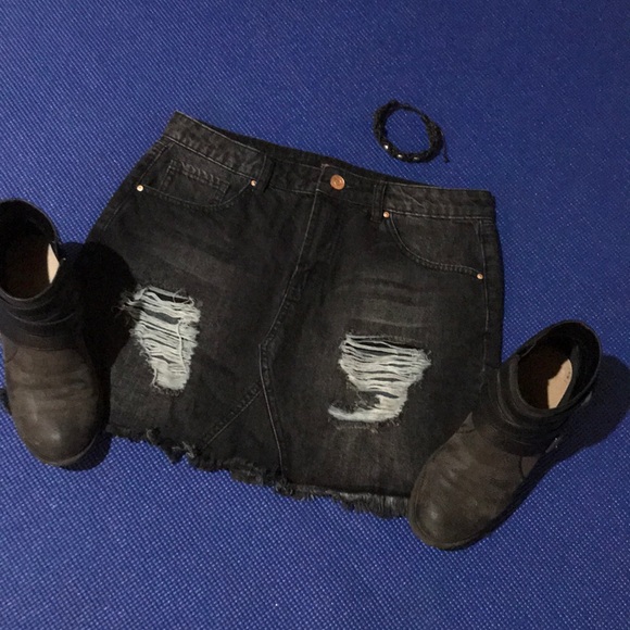 Distressed Black Denim size medium - Picture 2 of 2